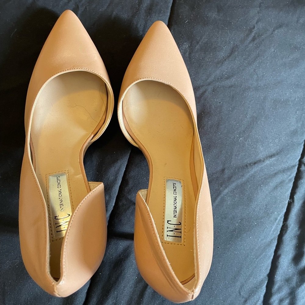 Ivanka Trump Beige Pointed Toe Flats